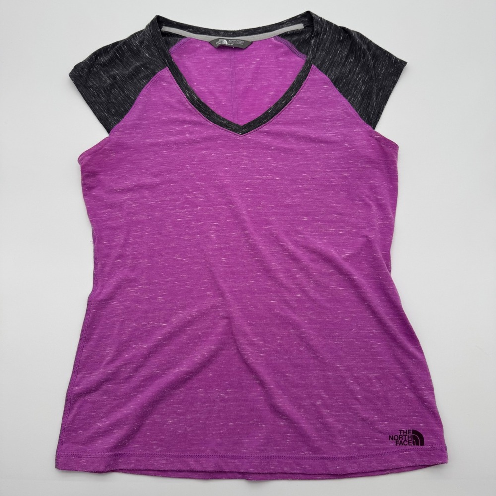 The North Face Womens V-Neck Active Tee Purple Space Dye Raglan Cap Sleeve M - Picture 1 of 6
